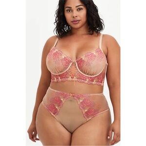 TORRID (00/0) Sheer Lace Underwire Bra & Brief Set in Nude with Pink Embroidery